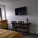 Nocleg ze śniadaniem Monte Zucco Relax Self Check In